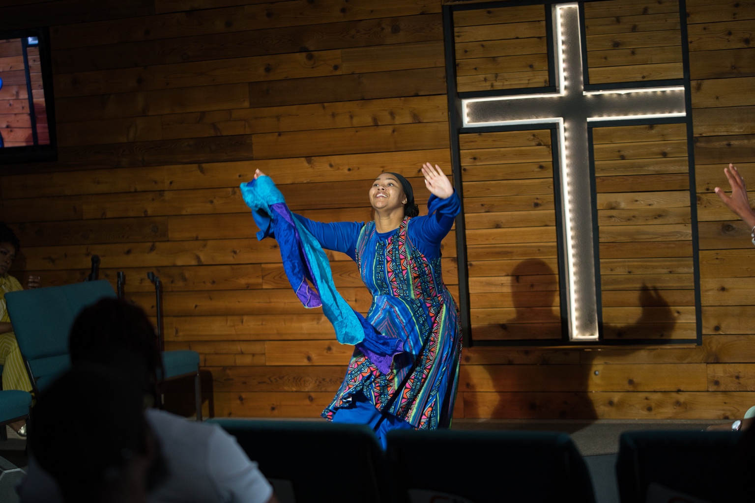 Faith Fellowship guest worshiping